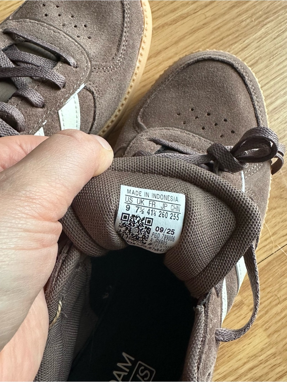 adidas Breaknet Sleek Sneakers / Brown / Women's /Size 9 - Picture 6 of 10